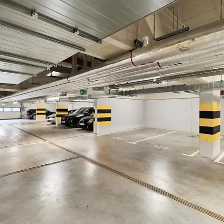 Appartamento Braniborska By Renters *